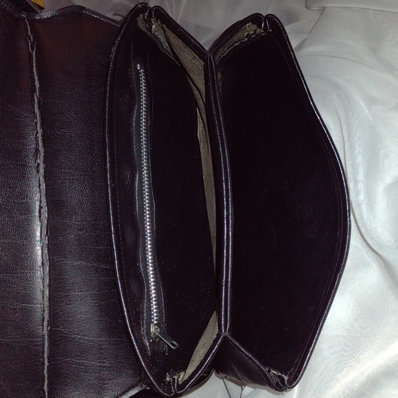 Vintage black leather purse. - Picture 2 of 3